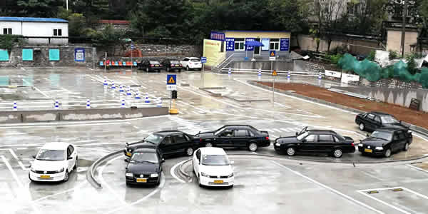 ɽ�|·���{У�ھ�����